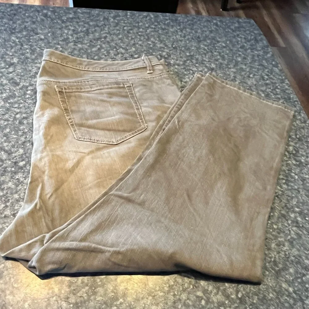 Women's AVENUE JEANS grey/gray jeans- size 22